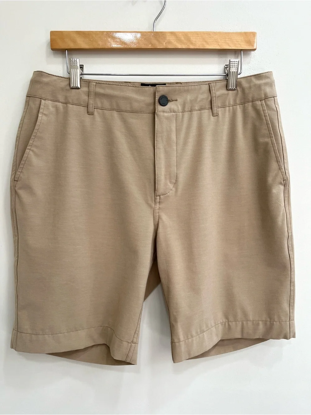 Faherty All Day™ Shorts 9” Khaki Tan Flat Front Stretch Men’s Size 33